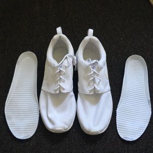 Air Roshe Triple White